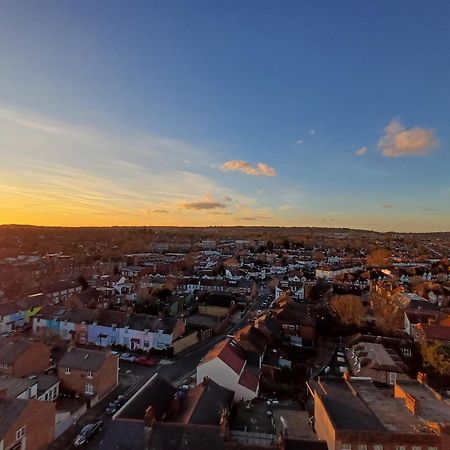 Luxury Apartment With Stunning Views On 10Th Floor Edgware Eksteriør bilde