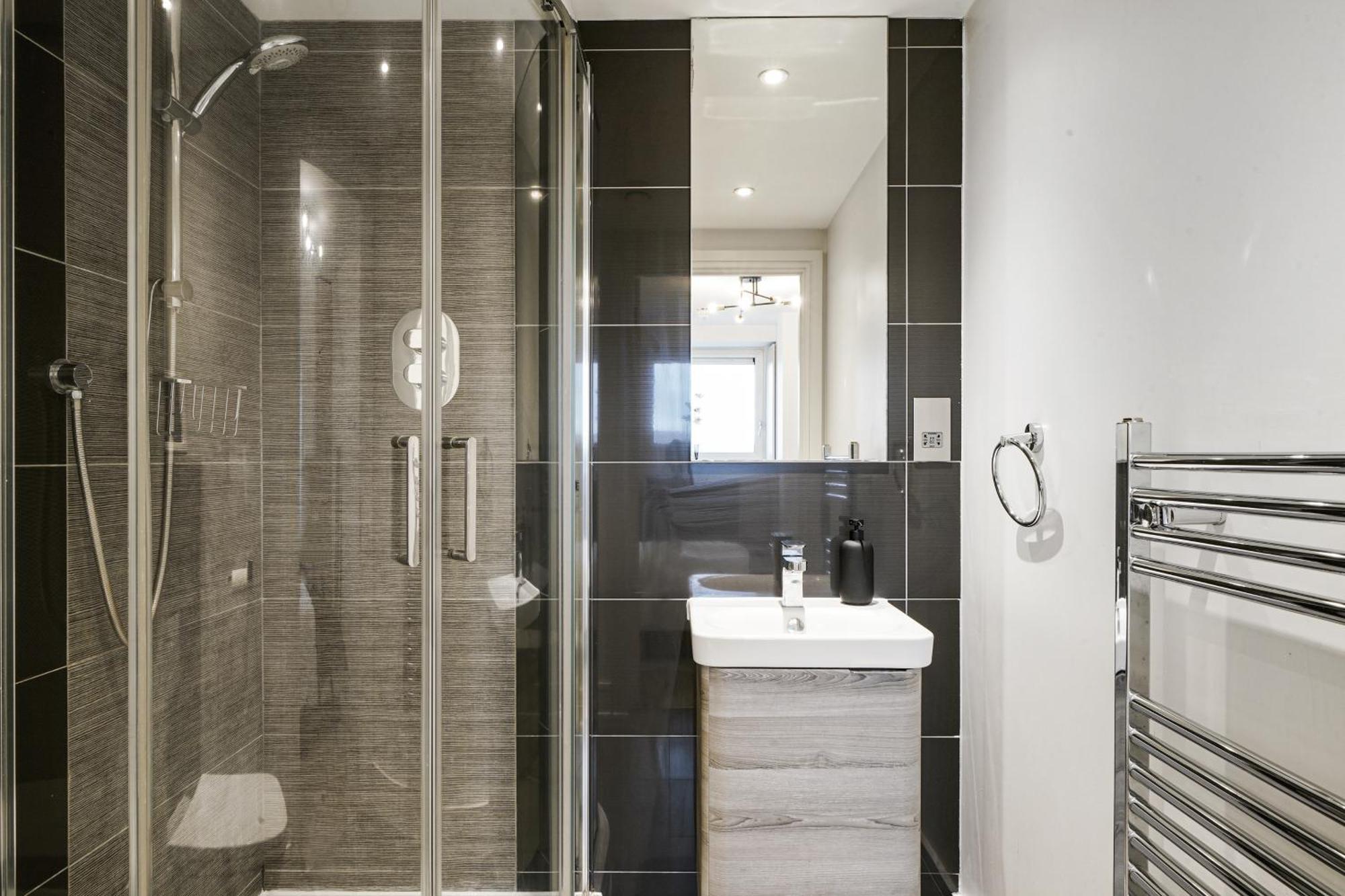 Luxury Apartment With Stunning Views On 10Th Floor Edgware Eksteriør bilde