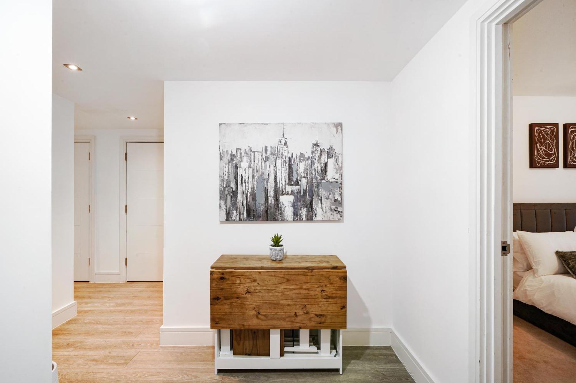 Luxury Apartment With Stunning Views On 10Th Floor Edgware Eksteriør bilde