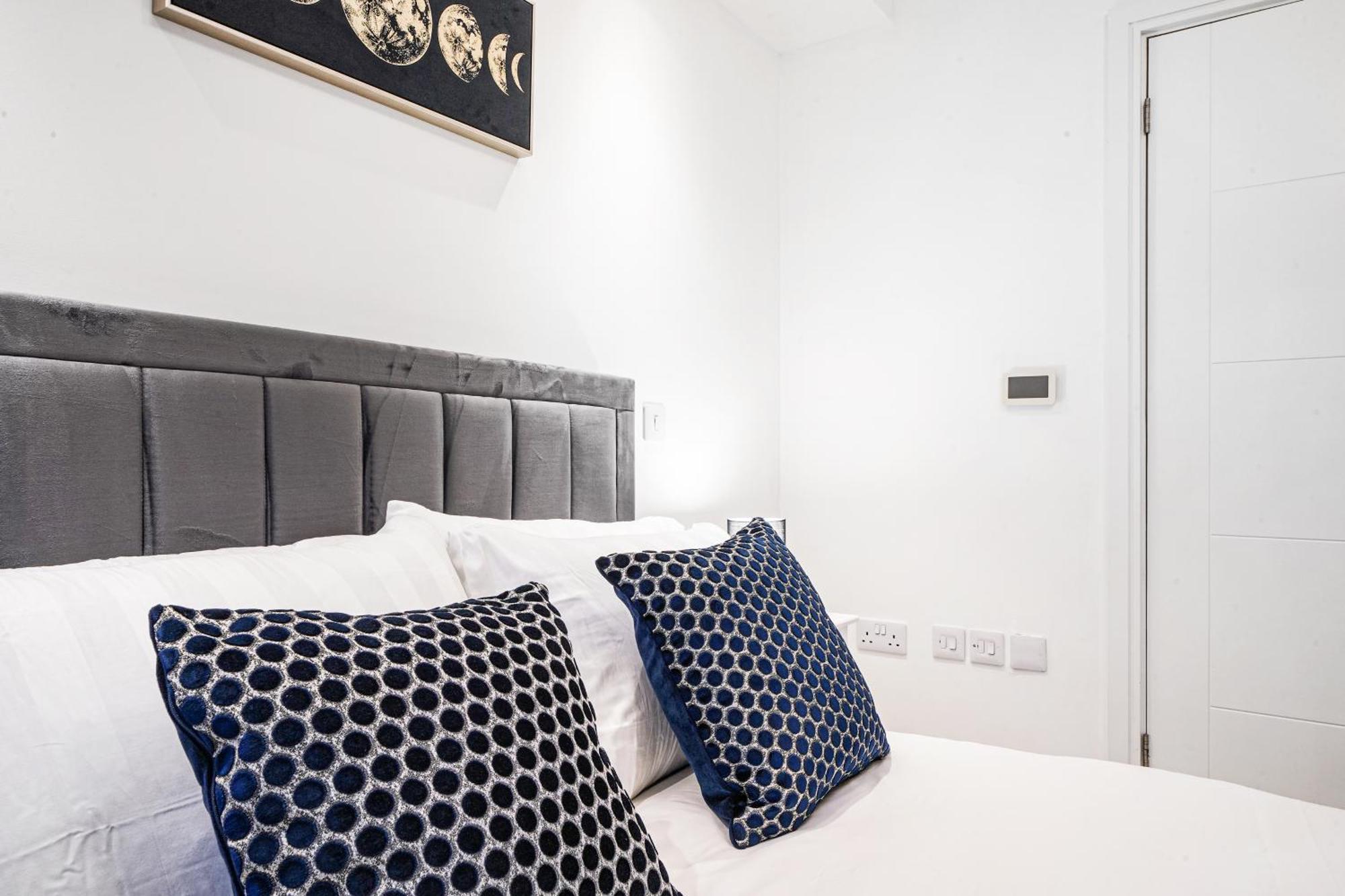Luxury Apartment With Stunning Views On 10Th Floor Edgware Eksteriør bilde